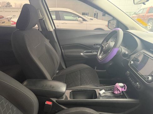 Used 2021 Nissan Kicks SV image 12