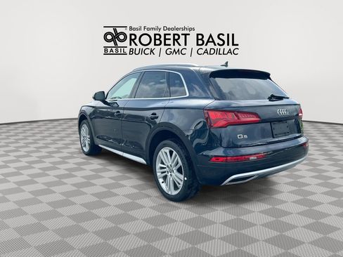 Used 2020 Audi Q5 2.0T Premium Plus w/ Premium Plus Package AWD/4WD image 6