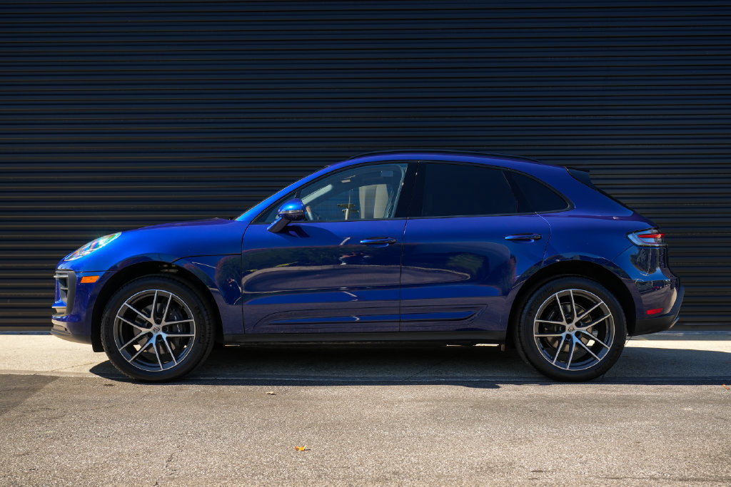 Certified 2026 Porsche Macan AWD/4WD image 2