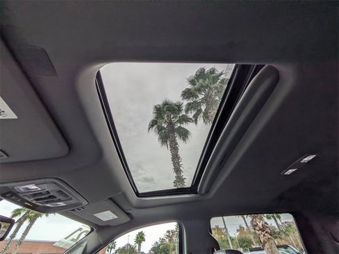 Used 2021 Chevrolet Silverado 1500 LTZ image 21