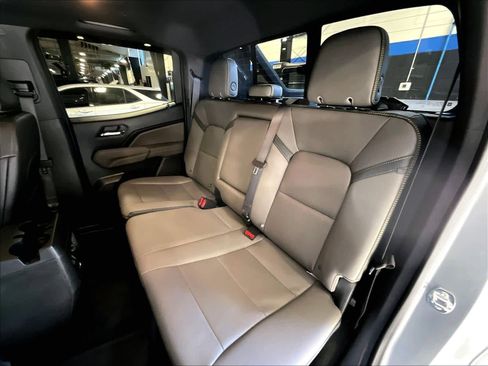 Used 2025 Chevrolet Colorado ZR2 w/ Midnight Edition image 15