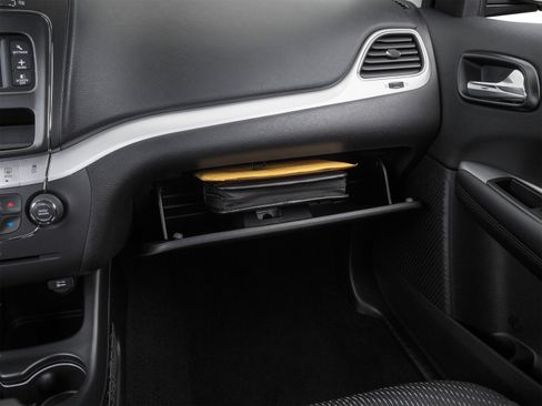 Used 2018 Dodge Journey SE w/ Popular Equipment Group FWD image 35
