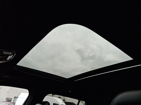 Used 2023 Jeep Grand Cherokee Overland image 15