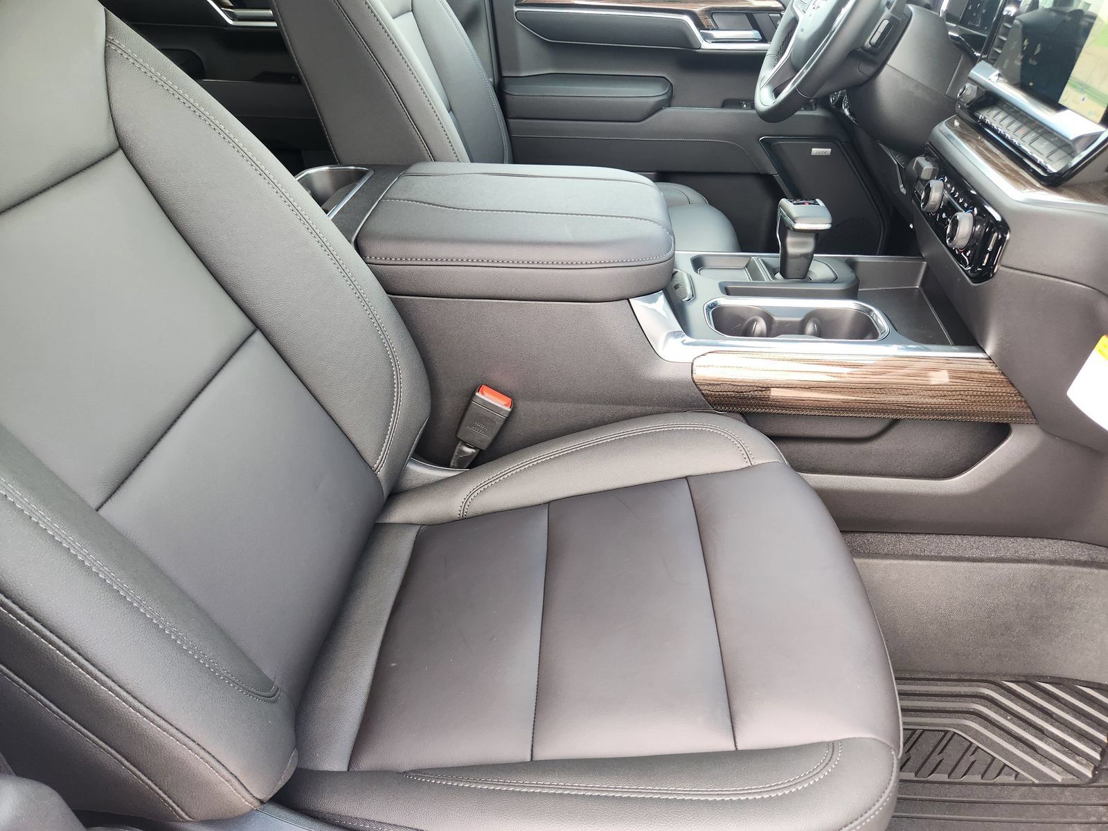 New 2026 Chevrolet Silverado 1500 LT Trail Boss w/ LT Trail Boss Premium Package AWD/4WD image 14