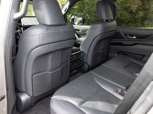 Used 2024 Lexus LX 600 4WD w/ Luxury Package image 38