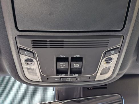 Used 2025 Honda Ridgeline TrailSport image 16