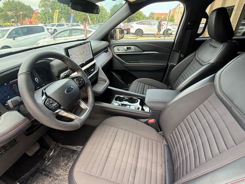 Used 2026 Ford Explorer ST-Line w/ ST-Line Street Pack AWD/4WD image 9
