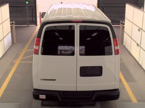 Used 2025 Chevrolet Express 3500 LS RWD image 10