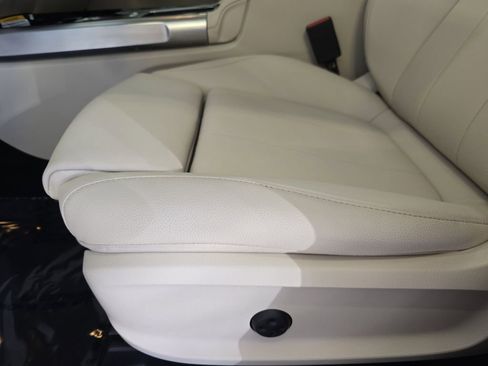 Certified 2025 Mercedes-Benz GLB 250 image 30