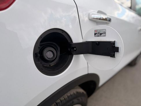 Used 2022 Buick Encore Preferred w/ Safety Package image 25