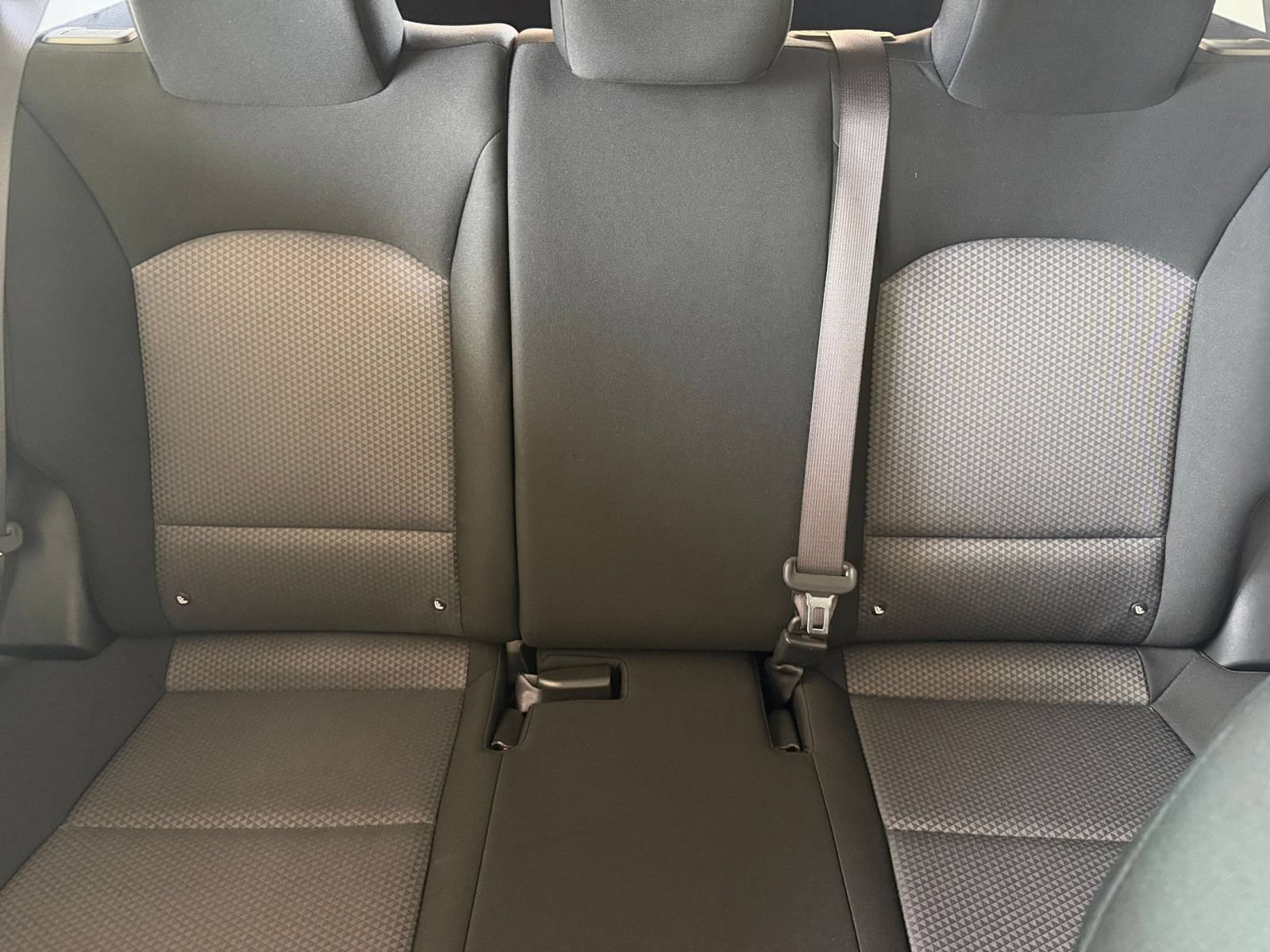 Used 2025 Kia Soul LX w/ LX Technology Package FWD image 35