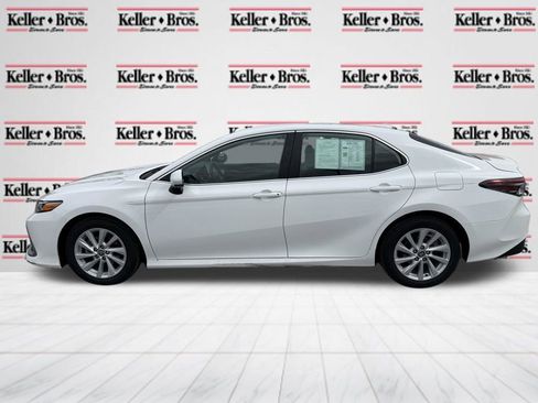 Used 2022 Toyota Camry LE image 4
