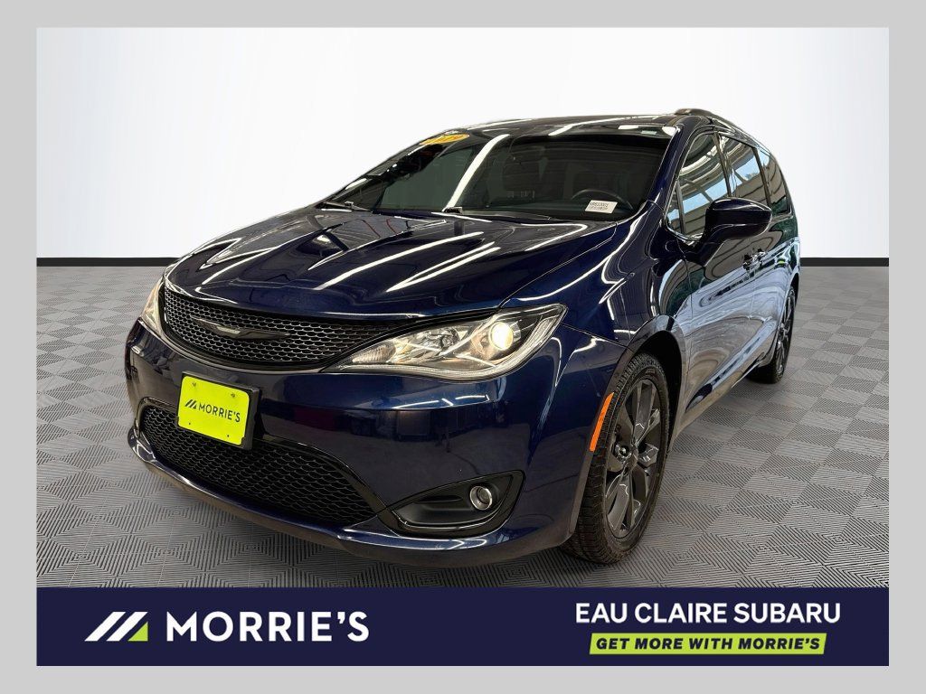 Used 2019 Chrysler Pacifica Touring Plus w/ S Appearance Package FWD image 1