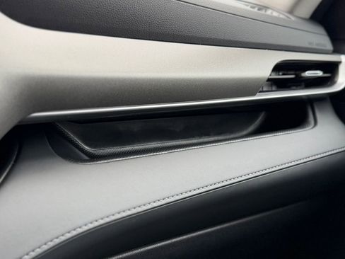 Used 2022 Toyota Highlander XLE image 32