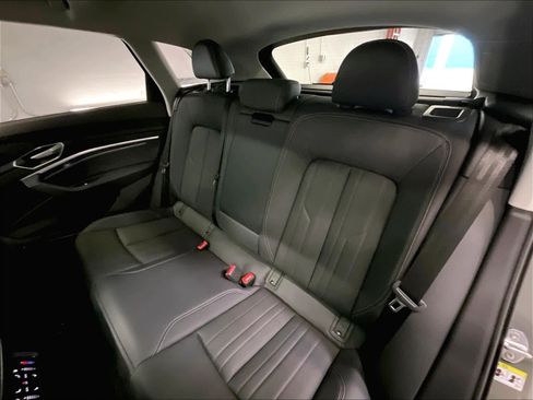 Certified 2024 Audi Q8 e-tron Premium Plus AWD/4WD image 27