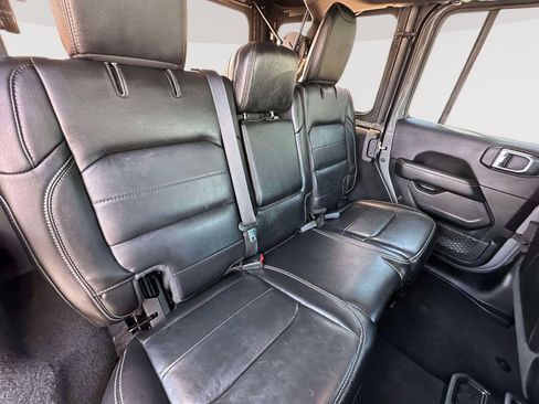 Used 2021 Jeep Wrangler Unlimited Sahara AWD/4WD image 21