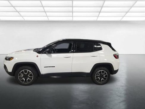 Used 2026 Jeep Compass Trailhawk AWD/4WD image 7