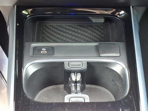 Certified 2025 Mercedes-Benz GLB 250 4MATIC image 19