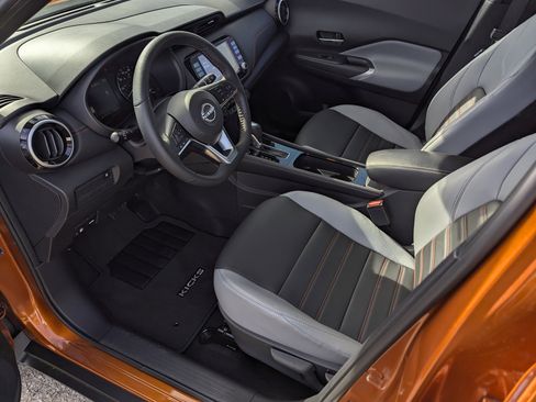 Used 2024 Nissan Kicks SR w/ SR Premium Package image 9