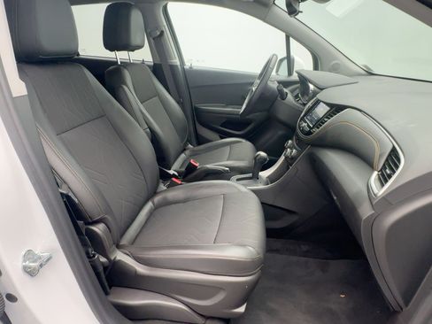 Certified 2022 Chevrolet Trax LT w/ Sport Edition image 27