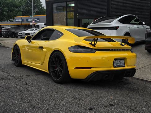 Used 2020 Porsche 718 Cayman GT4 RWD image 10