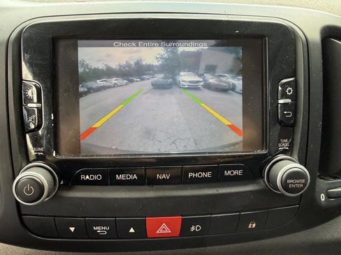 Used 2014 FIAT 500L Trekking image 9