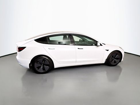 Used 2021 Tesla Model 3 Standard Range Plus image 11
