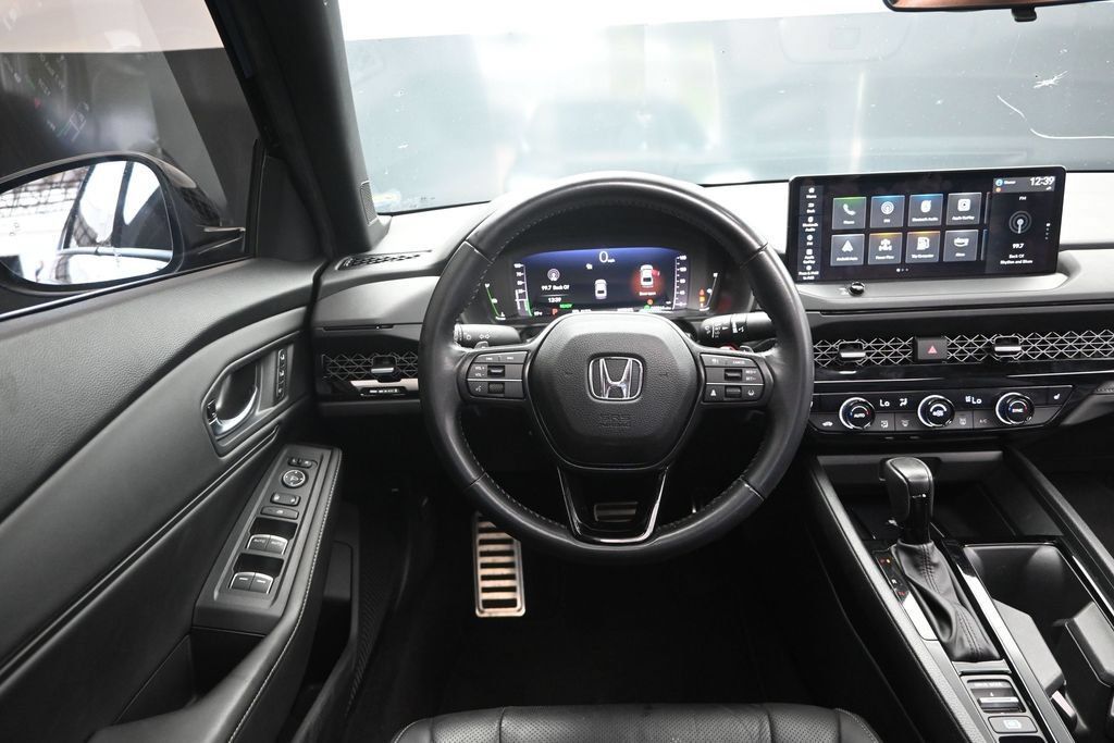 Used 2025 Honda Accord Sport image 29
