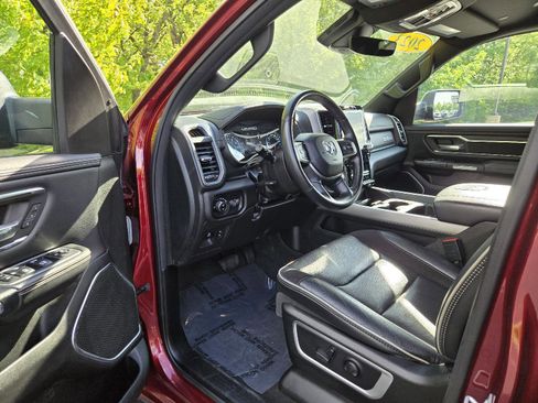 Used 2023 RAM 1500 Laramie AWD/4WD image 11