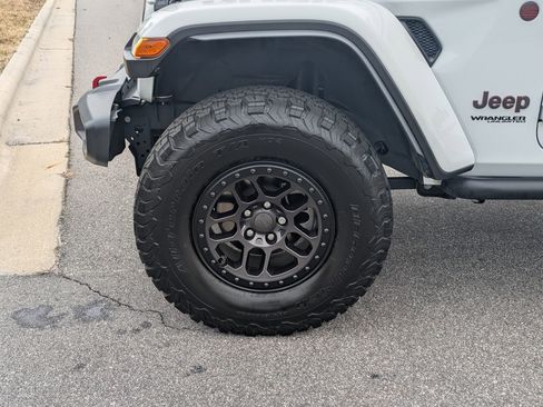 Used 2022 Jeep Wrangler Unlimited Rubicon w/ Xtreme Recon 35" Tire Package image 31