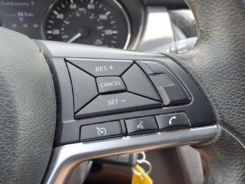 Used 2018 Nissan Rogue S FWD image 26