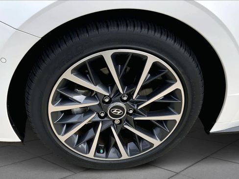 Used 2022 Hyundai Sonata Limited image 11