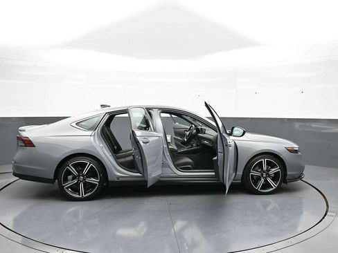 Used 2024 Honda Accord Sport image 28