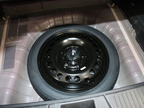 Used 2025 Chevrolet Trax LT image 26