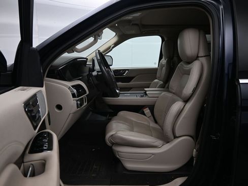 Used 2021 Lincoln Navigator L Reserve w/ Luxury Package AWD/4WD image 15