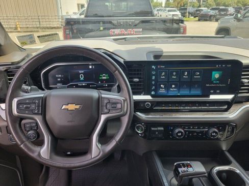 Used 2022 Chevrolet Silverado 1500 LTZ w/ Technology Package RWD image 11