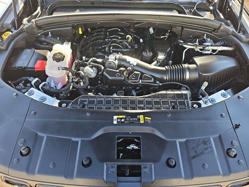 Used 2023 Jeep Grand Cherokee Limited w/ Black Appearance Package image 33