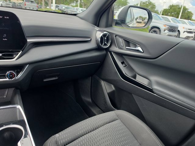 Used 2025 Chevrolet Equinox LT AWD/4WD image 9