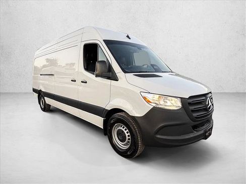 Used 2026 Mercedes-Benz Sprinter 2500 image 3
