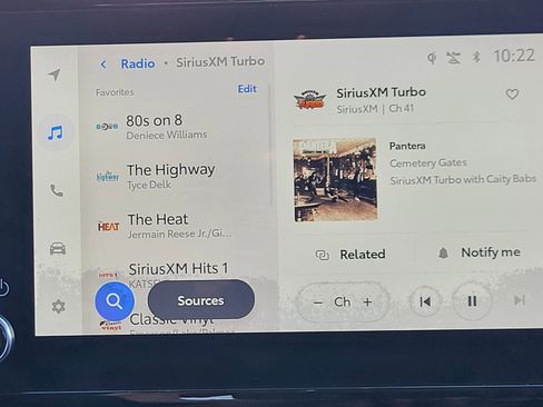 Used 2024 Toyota Highlander XLE image 30