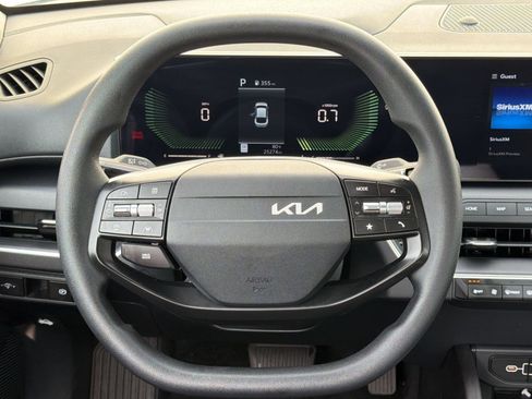 Used 2025 Kia K4 FWD image 11