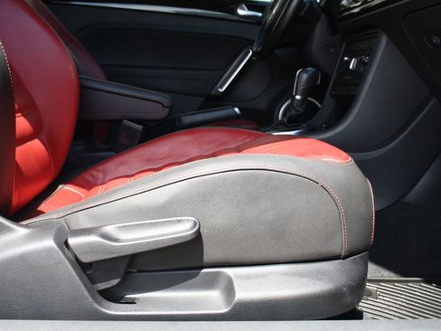 Used 2014 Volkswagen Beetle R-Line image 20