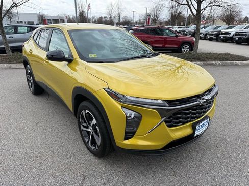 Used 2024 Chevrolet Trax RS w/ Driver Confidence Package image 7