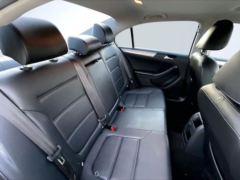 Used 2017 Volkswagen Jetta SE image 27