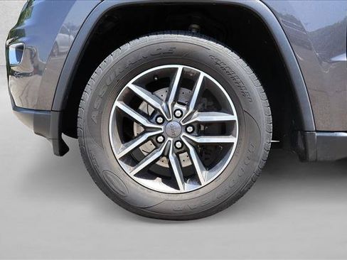 Used 2019 Jeep Grand Cherokee Limited AWD/4WD image 9