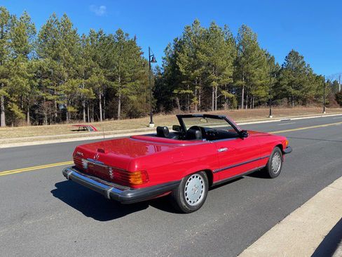 Used 1988 Mercedes-Benz 560 SL image 7