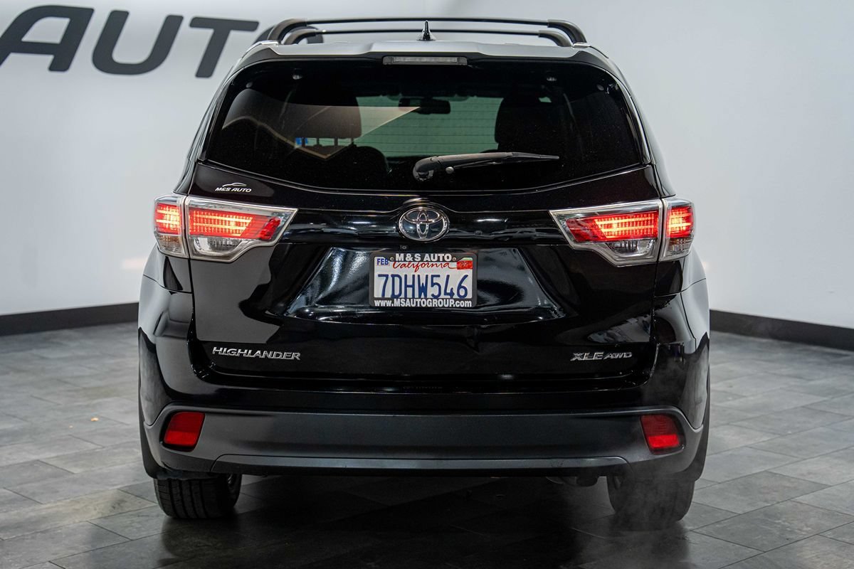 Used 2014 Toyota Highlander XLE AWD/4WD image 3