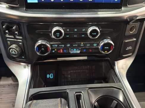 Used 2022 Ford F150 Platinum w/ FX4 Off-Road Package image 30