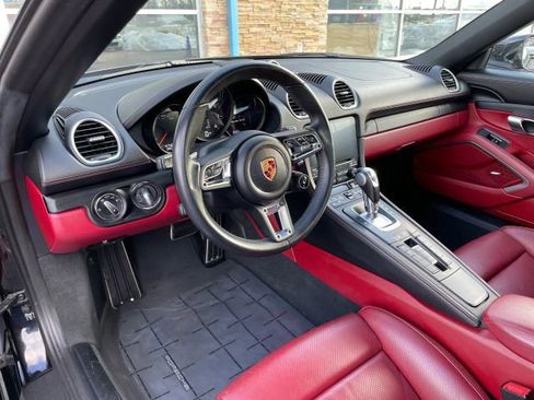 Used 2018 Porsche 718 Boxster GTS image 2