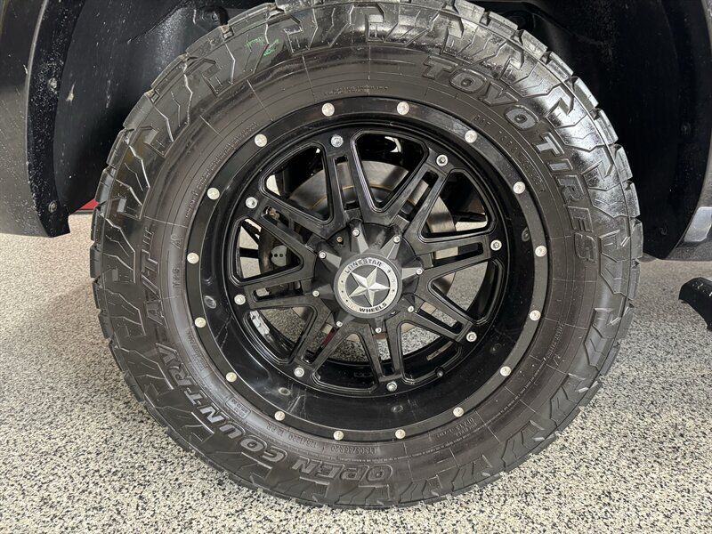 Used 2016 RAM 1500 Laramie w/ Convenience Group AWD/4WD image 24